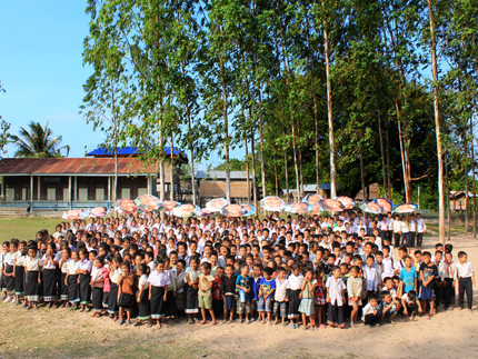 MERRY  MUSIC IN LAO