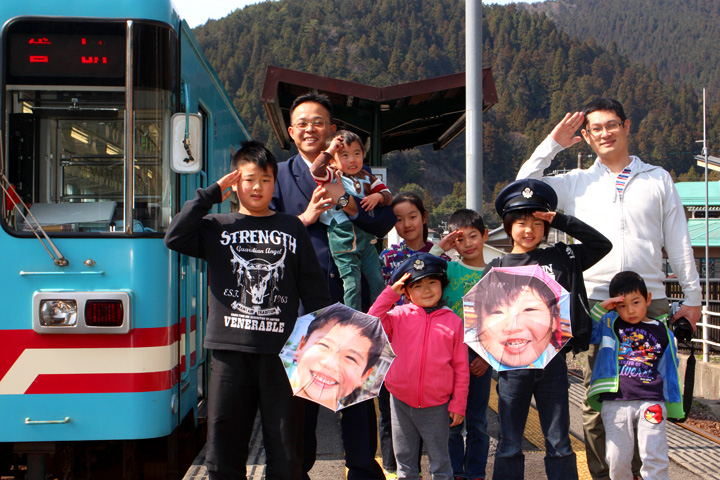 笑顔の大切さを親子で体感！
親子MERRYツアー
2013年4月28日（日）